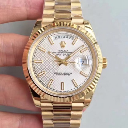 Rolex Day-Date 40 228238 N Yellow Gold Silver Diagonal Dial Swiss 3255